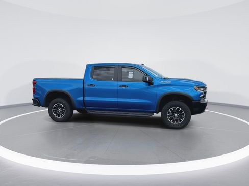 Used 2022 Chevrolet Silverado 1500 ZR2 w/ Technology Package AWD/4WD image 9