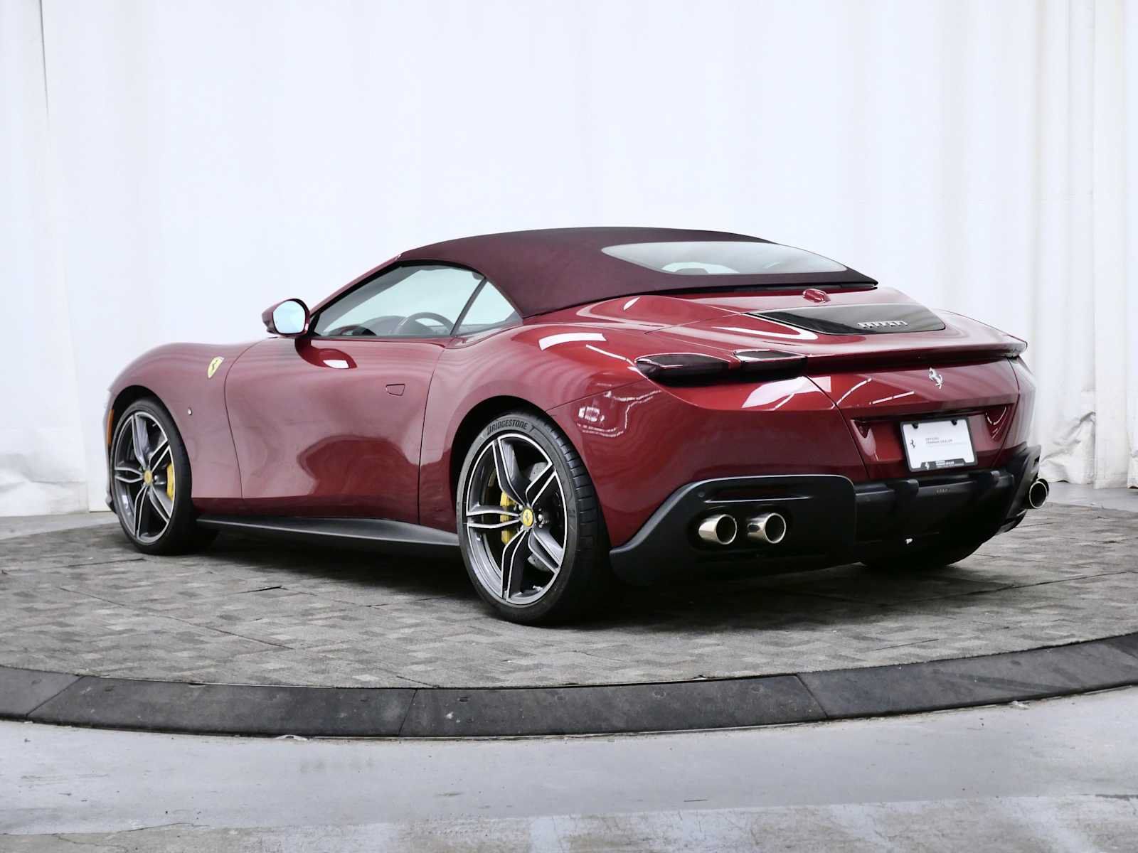 Certified 2025 Ferrari Roma Spider RWD image 3
