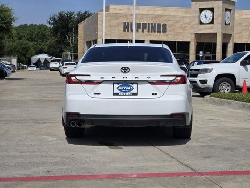 Used 2025 Toyota Camry SE FWD image 7