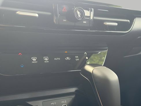 New 2026 Nissan Kicks SR AWD/4WD image 20