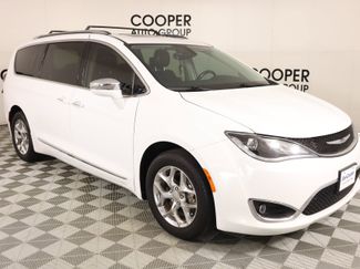 Used 2017 Chrysler Pacifica Limited w/ UConnect Theater Package video 1