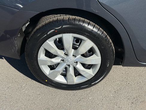 Used 2015 Toyota Corolla LE FWD image 36