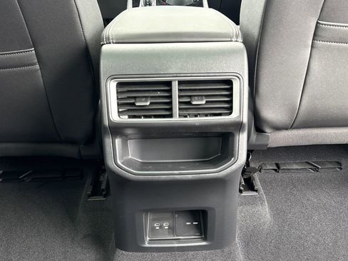 New 2026 Volkswagen Atlas Cross Sport SE image 23