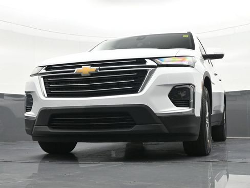 Used 2024 Chevrolet Traverse LT FWD image 32