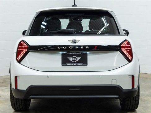 Certified 2025 MINI Cooper S image 10