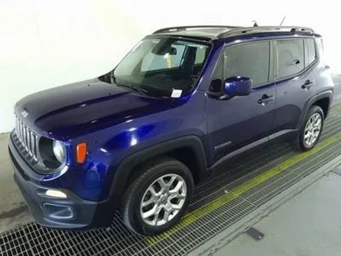 Used 2016 Jeep Renegade Latitude w/ Popular Equipment Group AWD/4WD image 1