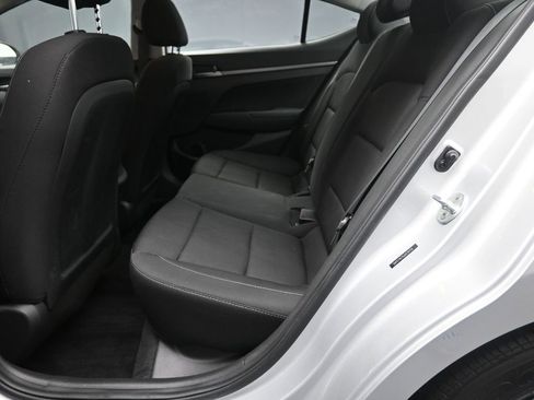 Used 2018 Hyundai Elantra SE w/ Cargo Package image 19
