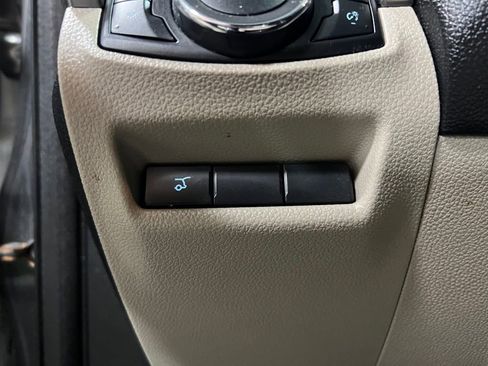 Used 2018 Ford Explorer XLT w/ Equipment Group 202A image 25