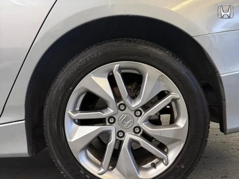 Used 2018 Honda Accord LX image 39