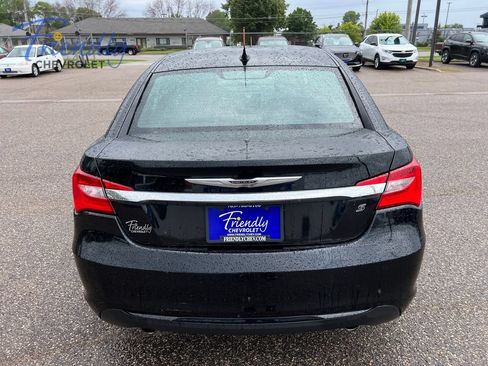 Used 2011 Chrysler 200 S FWD image 4