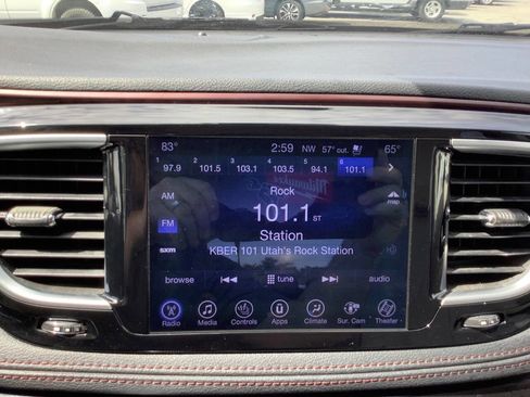 Used 2017 Chrysler Pacifica Limited FWD image 47