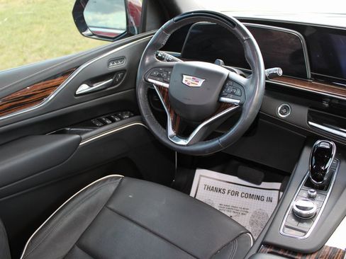 Used 2023 Cadillac Escalade Premium Luxury w/ Performance Package image 35