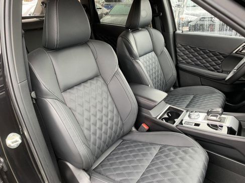 Used 2023 Mitsubishi Outlander SEL image 40