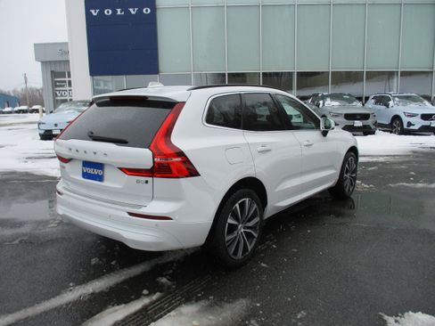 Certified 2022 Volvo XC60 B5 Momentum w/ Climate Package image 5