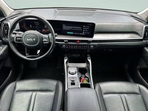 Used 2025 Kia Sorento EX w/ EX Panoramic Sunroof Package FWD image 13