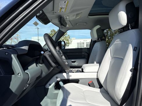 New 2026 Land Rover Defender 130 X-Dynamic SE image 3