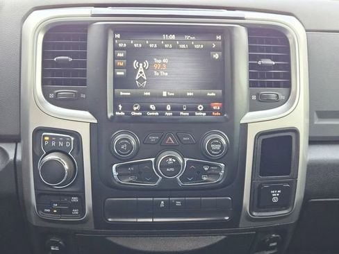 Used 2019 RAM 1500 Classic SLT w/ Luxury Group image 22