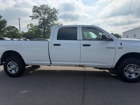 Used 2017 RAM 2500 Tradesman w/ Chrome Appearance Group AWD/4WD image 2