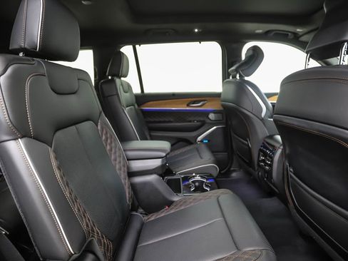 Used 2023 Jeep Grand Cherokee L Summit image 28