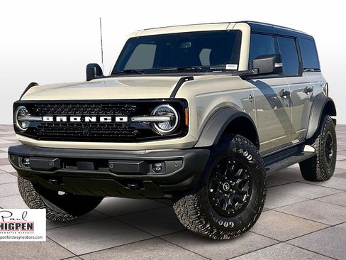 New 2025 Ford Bronco Outer Banks w/ Sasquatch Package image 2