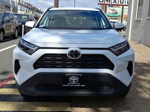 Used 2025 Toyota RAV4 XLE AWD/4WD image 2