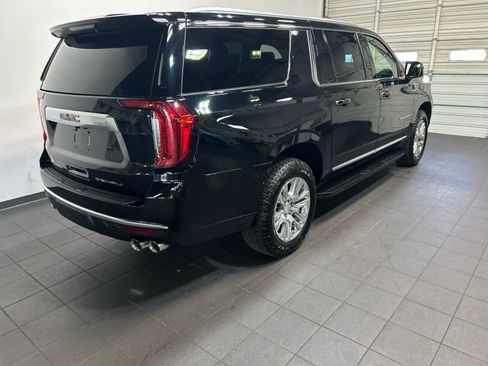 Used 2024 GMC Yukon XL Denali AWD/4WD image 3