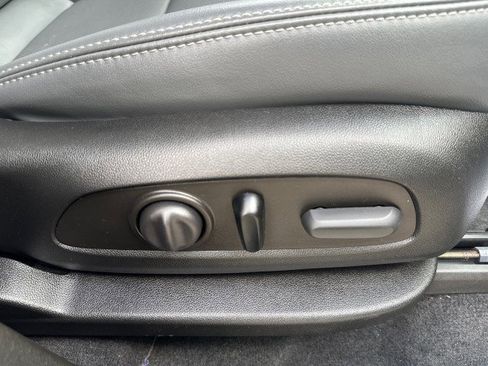 Used 2024 Buick Enclave Essence w/ Sport Touring Edition image 18