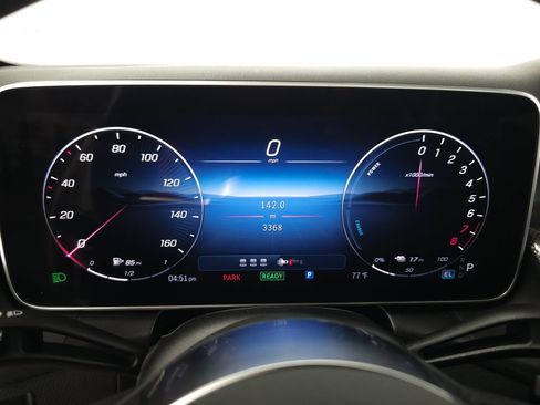 Used 2025 Mercedes-Benz GLC 350e 4MATIC image 14