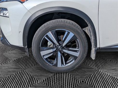 Certified 2022 Nissan Rogue SL w/ SL Premium Package image 9