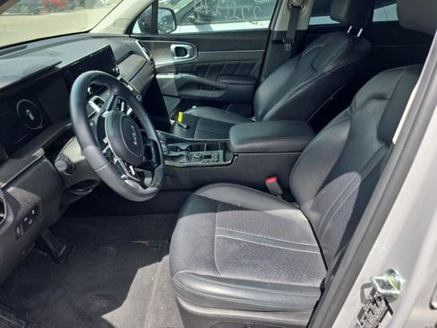 Used 2023 Kia Sorento SX AWD/4WD image 7