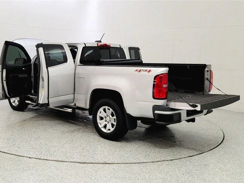 Used 2018 Chevrolet Colorado LT w/ LT Convenience Package image 11