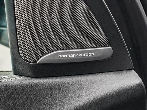 Used 2023 BMW X7 xDrive40i w/ M Sport Package image 11