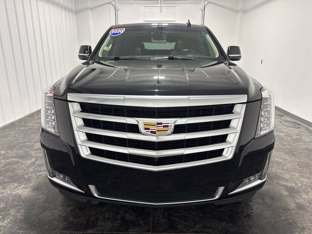 Used 2020 Cadillac Escalade Luxury AWD/4WD image 2