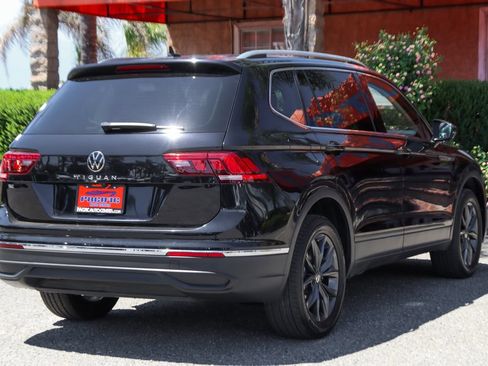 Used 2022 Volkswagen Tiguan SE FWD image 9