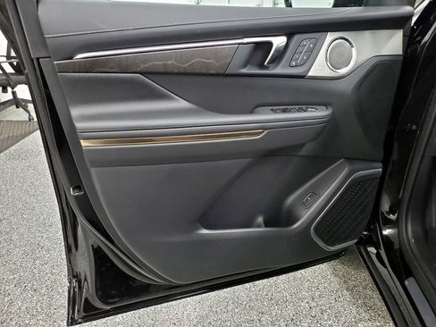 New 2026 Buick Enclave Avenir w/ Super Cruise Package image 12