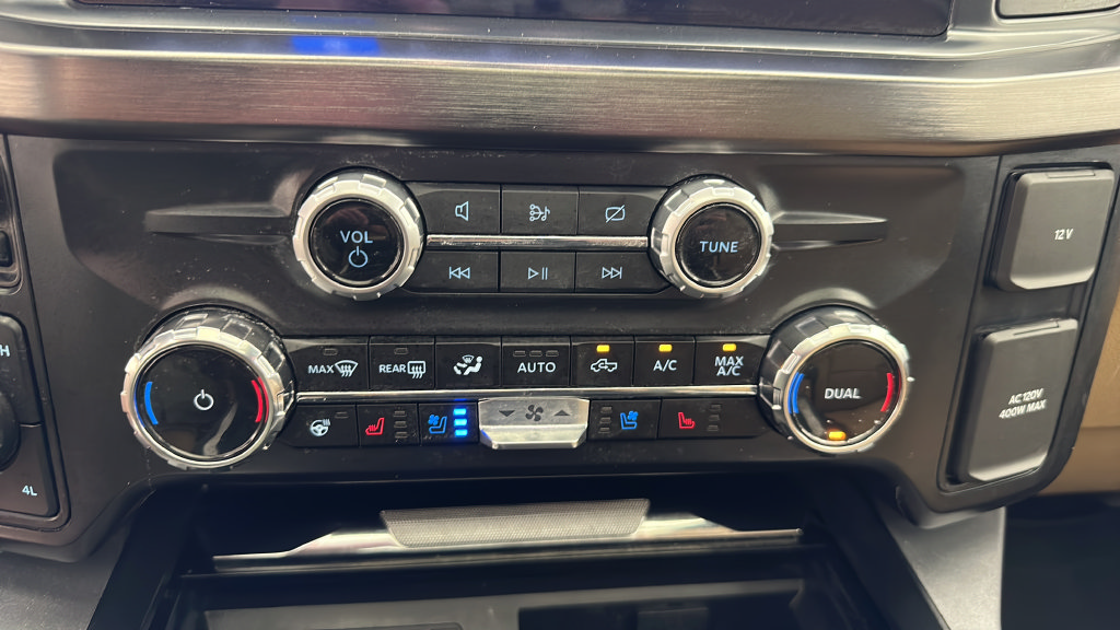 Used 2024 Ford F250 Lariat w/ Chrome Package AWD/4WD image 23