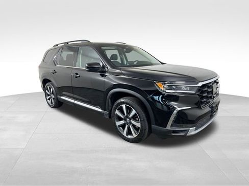 Used 2024 Honda Pilot Touring image 8