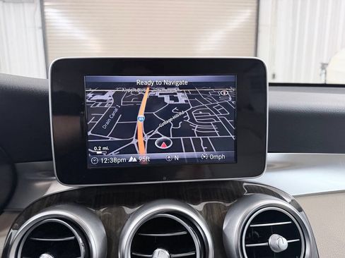 Used 2019 Mercedes-Benz GLC 300 image 18