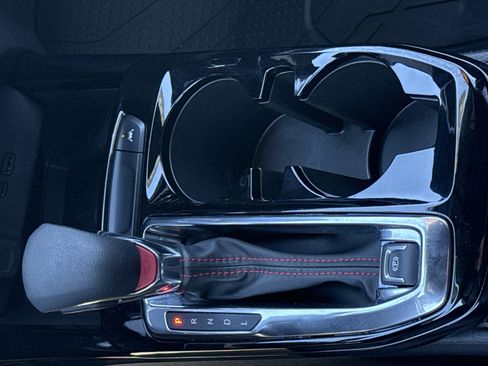 Certified 2024 Chevrolet Trax RS w/ Sunroof Package image 25