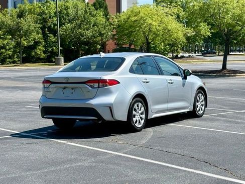 Used 2020 Toyota Corolla LE FWD image 7