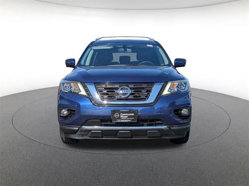 Used 2017 Nissan Pathfinder Platinum w/ Family Entertainment Package image 2