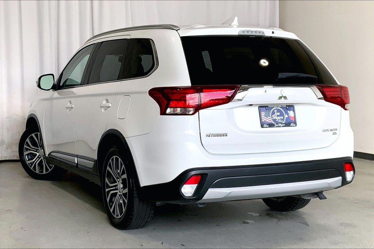 Used 2017 Mitsubishi Outlander SEL FWD image 10