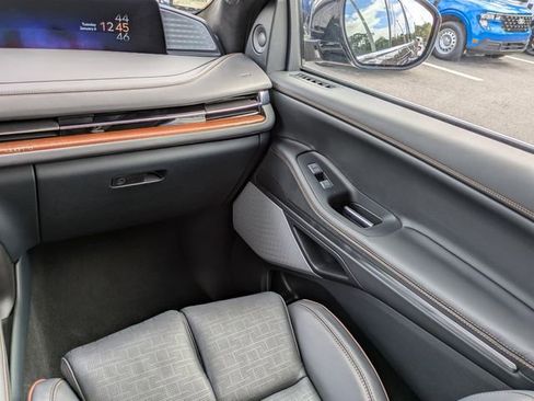 New 2025 Lincoln Navigator L Black Label AWD/4WD image 17