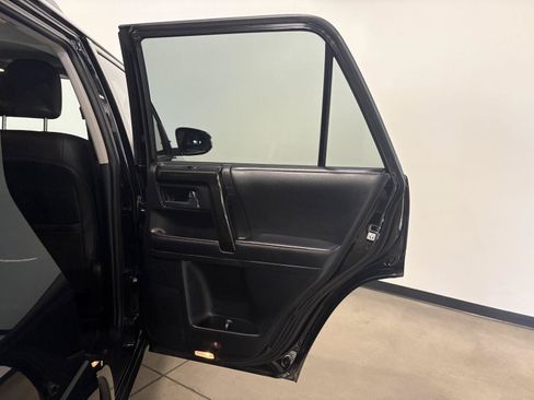 Used 2024 Toyota 4Runner TRD Off-Road Premium w/ Moonroof Package AWD/4WD image 39