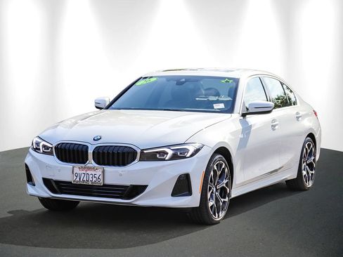 Used 2026 BMW 330i Sedan w/ Convenience Package RWD image 3