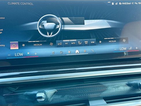 New 2026 BMW X5 sDrive40i w/ M Sport Package image 13