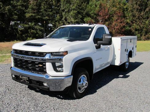 Used 2022 Chevrolet Silverado 3500 LT w/ Convenience Package image 2