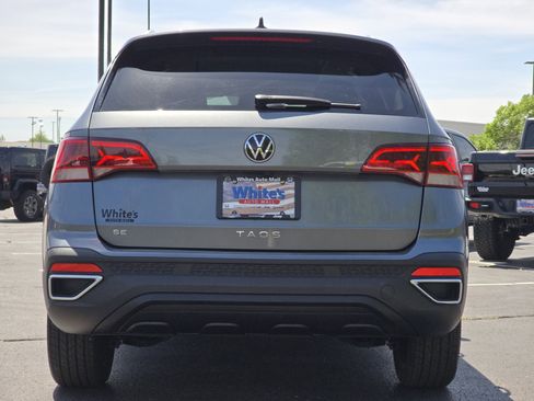 Used 2024 Volkswagen Taos SE w/ Panoramic Sunroof Package FWD image 15