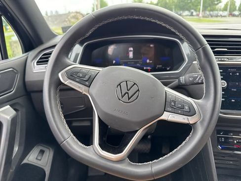 Used 2024 Volkswagen Tiguan SE w/ Panoramic Sunroof Package AWD/4WD image 22