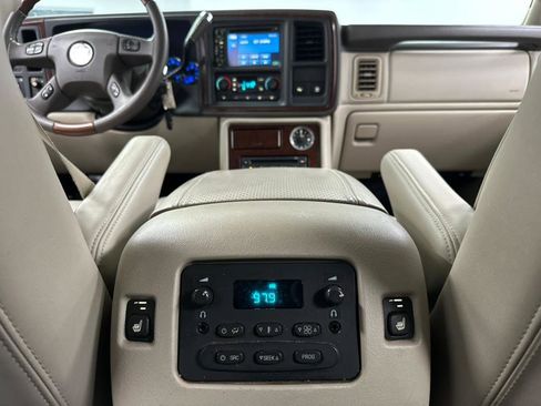 Used 2005 Cadillac Escalade AWD image 52